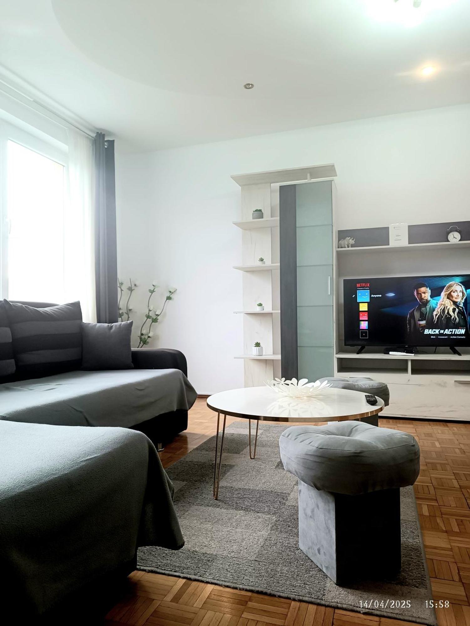 Chic Comfort 1Bdr With Landmark View - Concerthall Bucarest Exterior foto