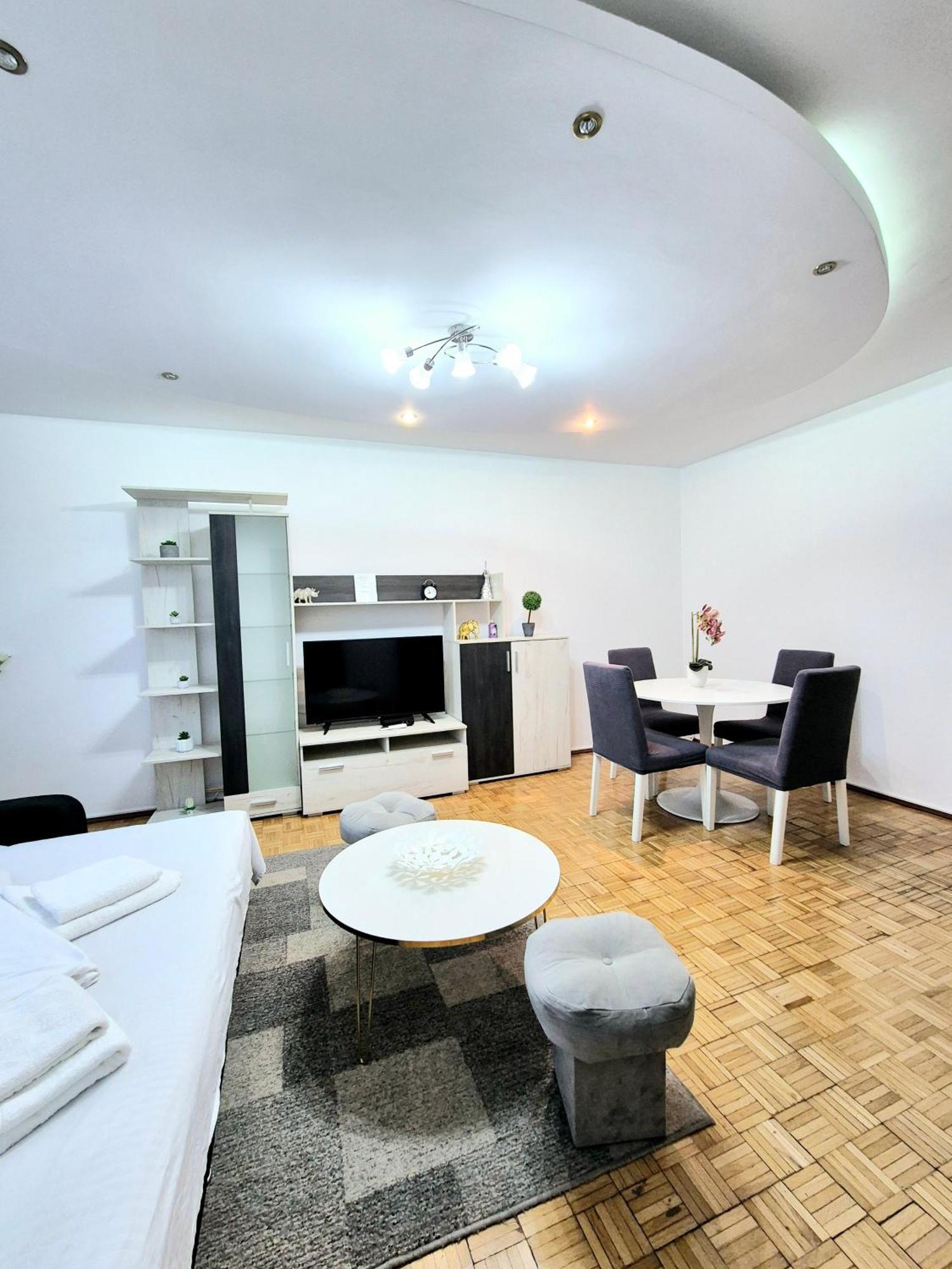 Chic Comfort 1Bdr With Landmark View - Concerthall Bucarest Exterior foto