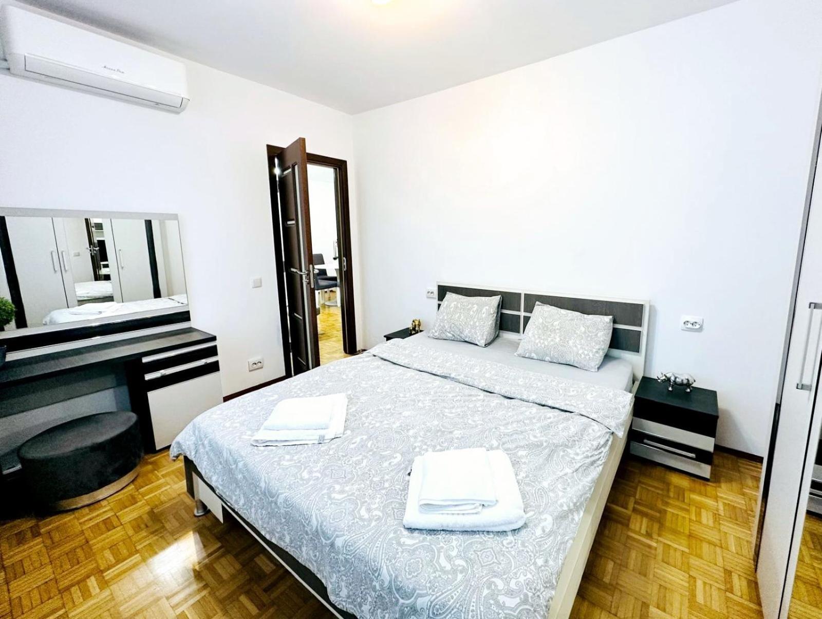 Chic Comfort 1Bdr With Landmark View - Concerthall Bucarest Exterior foto